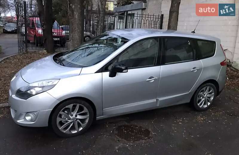 Минивэн Renault Grand Scenic 2011 в Киеве