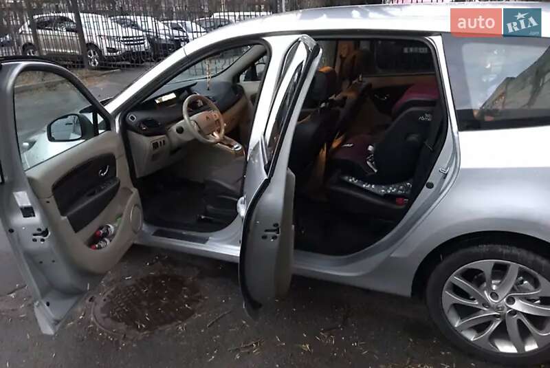 Минивэн Renault Grand Scenic 2011 в Киеве