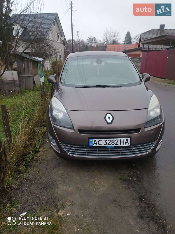 Renault Grand Scenic 2011