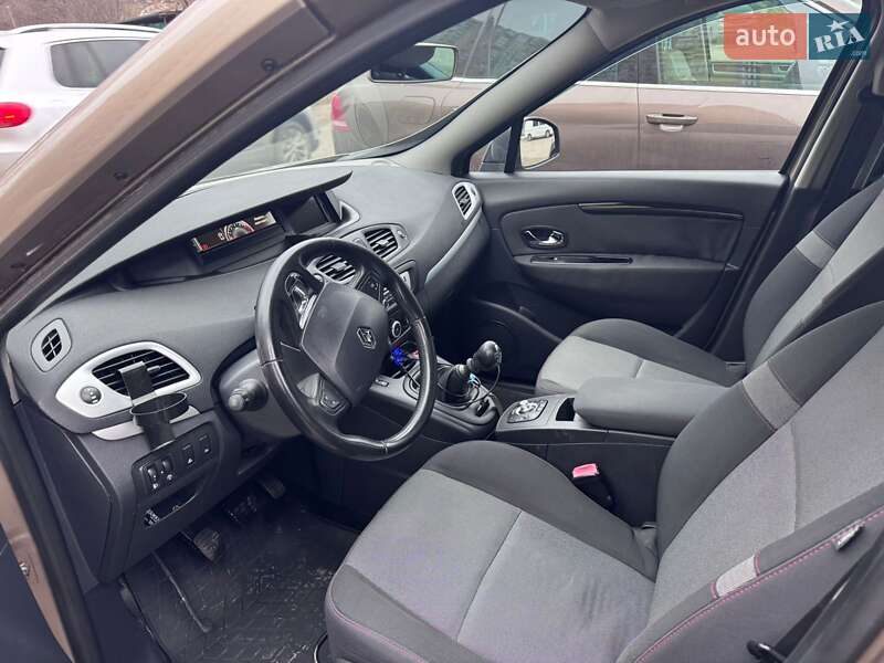 Минивэн Renault Grand Scenic 2013 в Киеве