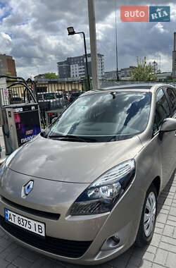 Мінівен Renault Grand Scenic 2011 в Івано-Франківську