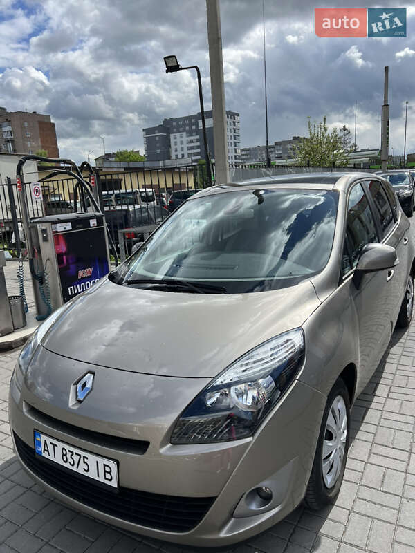 Минивэн Renault Grand Scenic 2011 в Ивано-Франковске