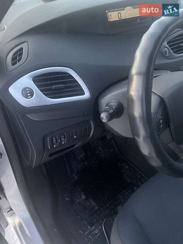 Минивэн Renault Grand Scenic 2009 в Львове фото 9 Минивэн Renault Grand Scenic 2009 в Львове