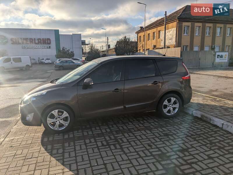 Минивэн Renault Grand Scenic 2011 в Ужгороде