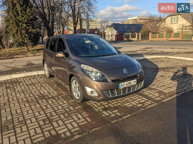 Минивэн Renault Grand Scenic 2011 в Ужгороде
