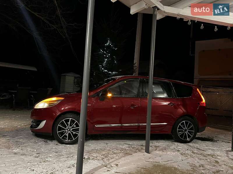 Renault Grand Scenic 2012