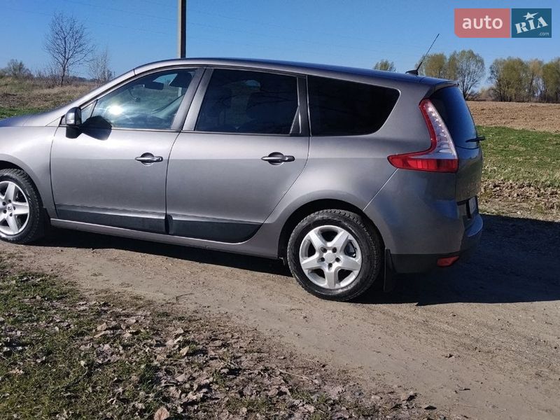 Renault Grand Scenic 2013