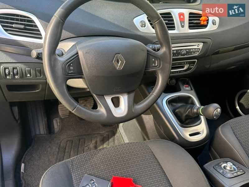 Минивэн Renault Grand Scenic 2010 в Харькове