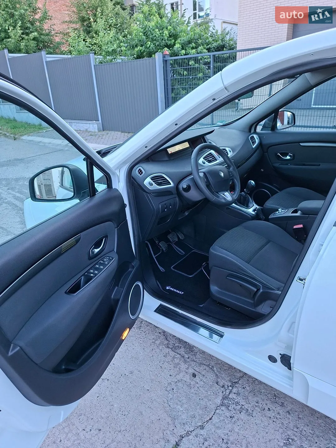 2011 Renault Scenic - мініатюра 21