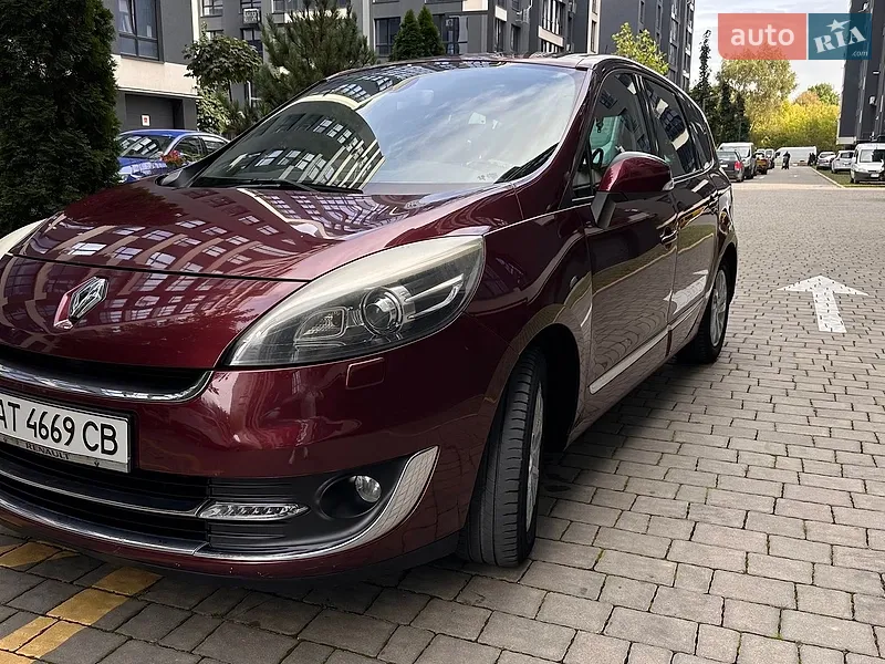 Renault Grand Scenic 2012