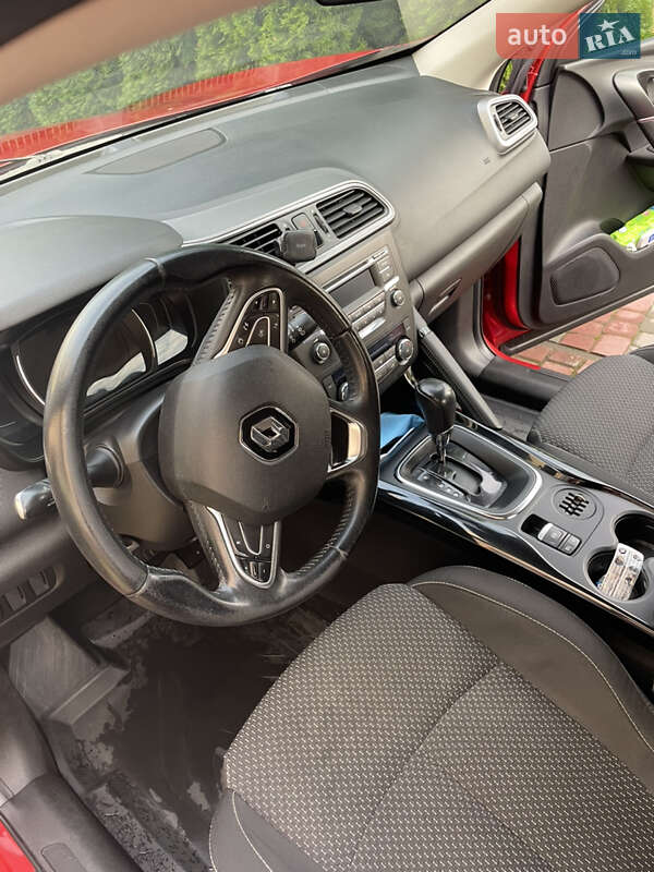 Позашляховик / Кросовер Renault Kadjar 2016 в Луцьку