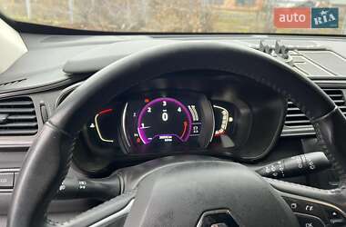 Внедорожник / Кроссовер Renault Kadjar 2015 в 