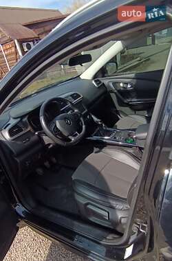 Внедорожник / Кроссовер Renault Kadjar 2015 в 