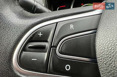Внедорожник / Кроссовер Renault Kadjar 2015 в 