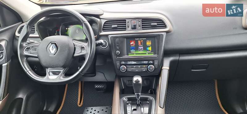 Внедорожник / Кроссовер Renault Kadjar 2016 в Новоархангельске