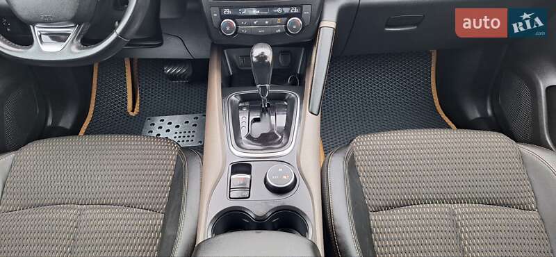 Внедорожник / Кроссовер Renault Kadjar 2016 в Новоархангельске