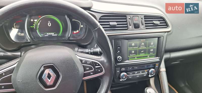 Внедорожник / Кроссовер Renault Kadjar 2016 в Новоархангельске