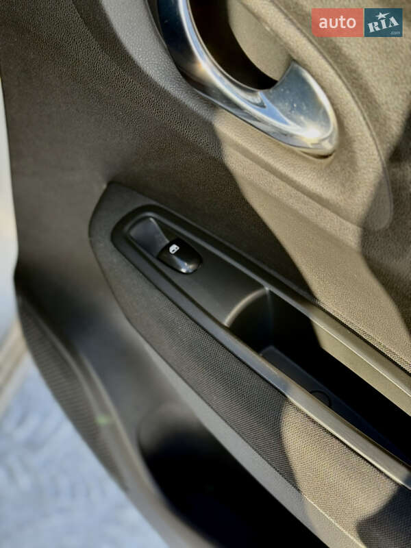 Внедорожник / Кроссовер Renault Kadjar 2016 в Теофиполе фото 21 Внедорожник / Кроссовер Renault Kadjar 2016 в Теофиполе