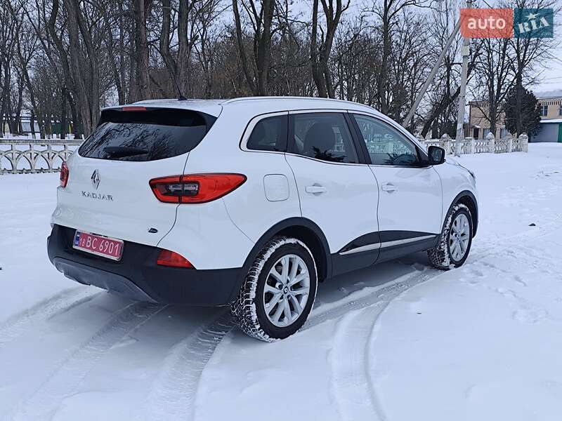 Внедорожник / Кроссовер Renault Kadjar 2016 в Новоархангельске