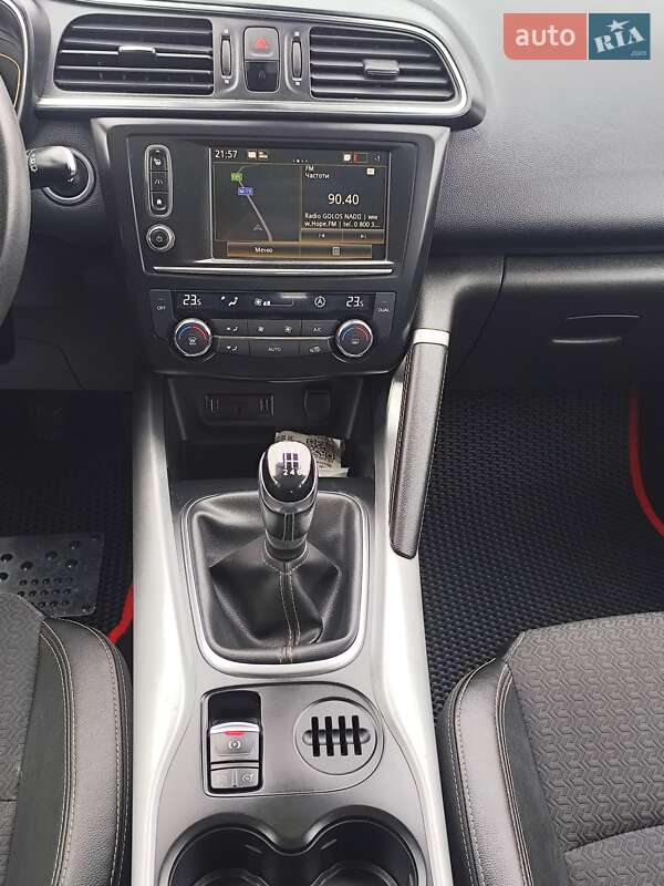 Внедорожник / Кроссовер Renault Kadjar 2016 в Новоархангельске