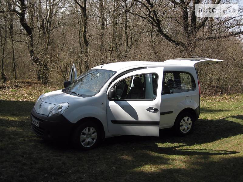 Минивэн Renault Kangoo 2011 в 