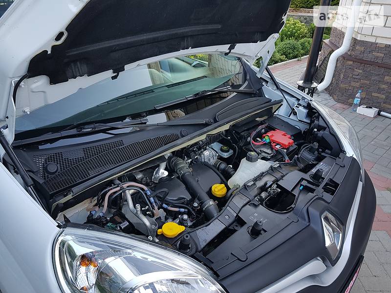 Вантажопасажирський фургон Renault Kangoo 2015 в Одесі