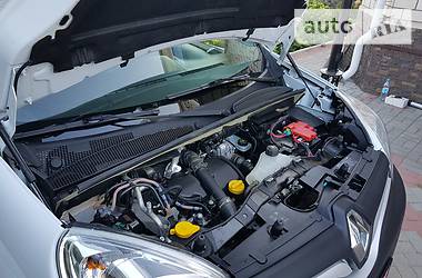 Вантажопасажирський фургон Renault Kangoo 2015 в 
