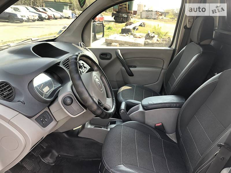 Вантажопасажирський фургон Renault Kangoo 2010 в Дніпрі