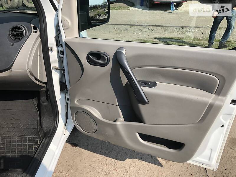 Вантажопасажирський фургон Renault Kangoo 2010 в Дніпрі