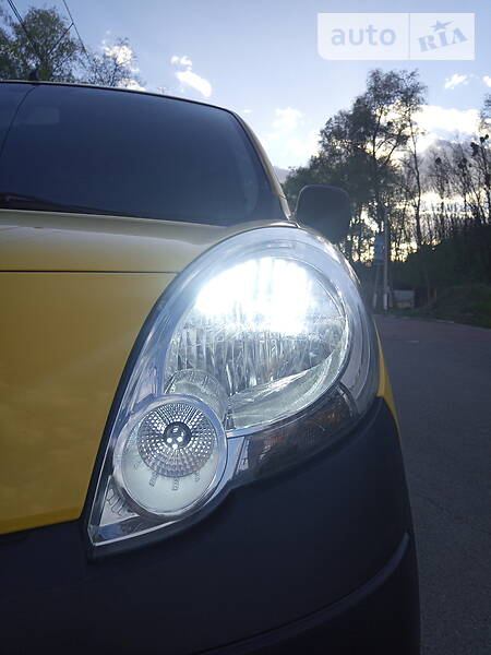 Вантажопасажирський фургон Renault Kangoo 2012 в Обухові