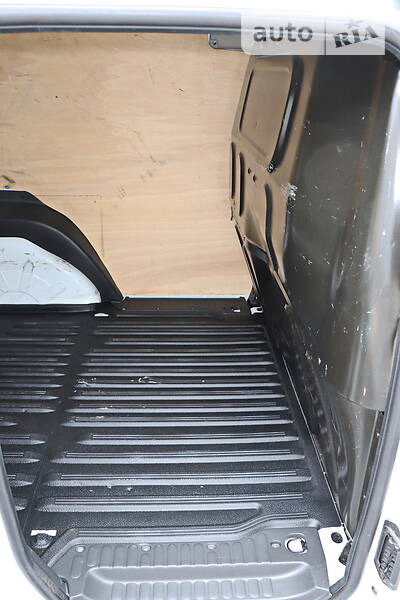 Вантажопасажирський фургон Renault Kangoo 2016 в Кременчуці