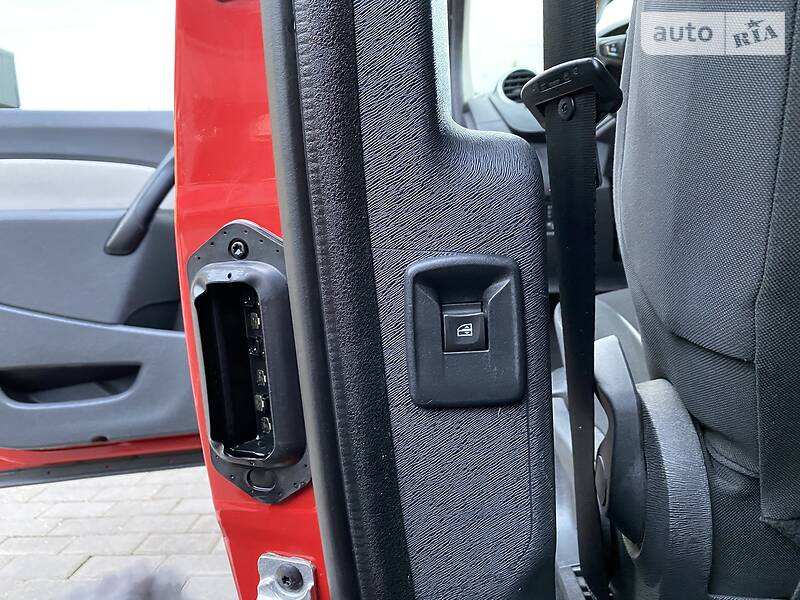 Вантажопасажирський фургон Renault Kangoo 2015 в Луцьку