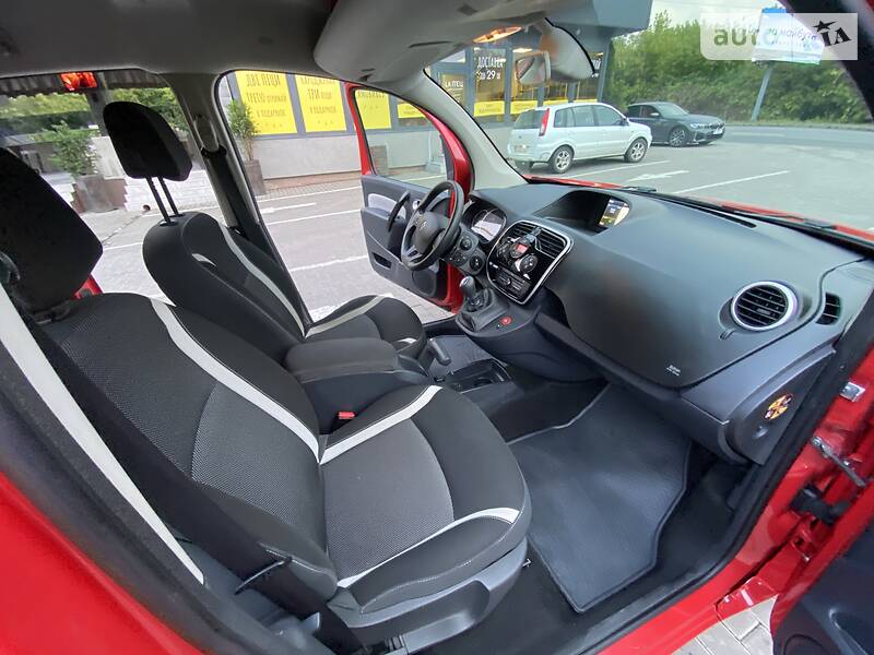 Вантажопасажирський фургон Renault Kangoo 2015 в Луцьку