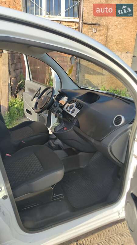 Минивэн Renault Kangoo 2012 в Березному