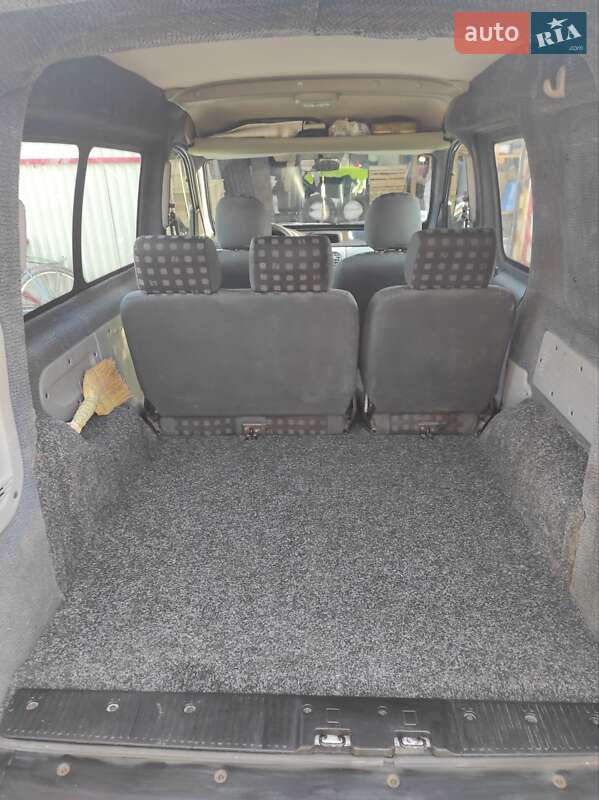 Минивэн Renault Kangoo 2006 в Вижнице