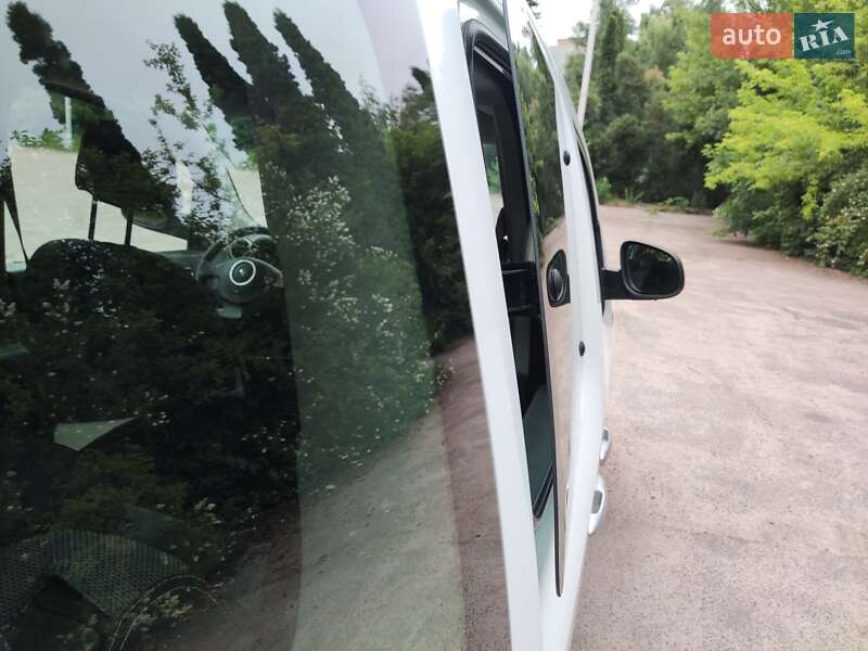 Мінівен Renault Kangoo 2013 в Житомирі