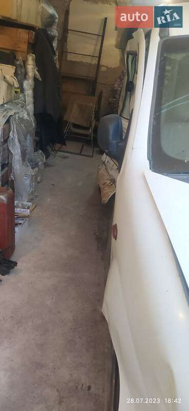 Мінівен Renault Kangoo 2001 в Кривому Розі фото 3 Мінівен Renault Kangoo 2001 в Кривому Розі