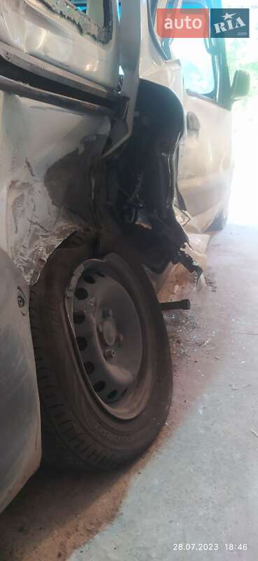 Мінівен Renault Kangoo 2001 в Кривому Розі фото 6 Мінівен Renault Kangoo 2001 в Кривому Розі