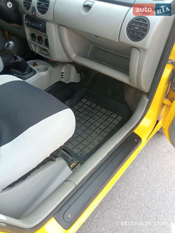 Минивэн Renault Kangoo 2003 в Каменец-Подольском