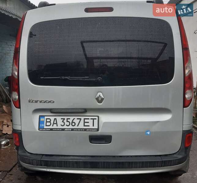 Минивэн Renault Kangoo 2011 в Александрие