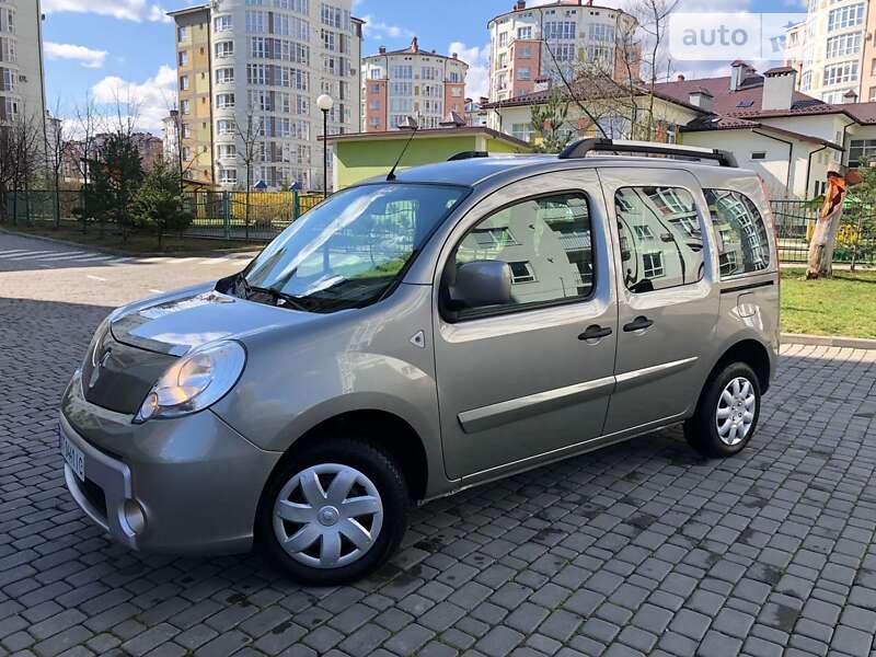 Минивэн Renault Kangoo 2010 в Ивано-Франковске