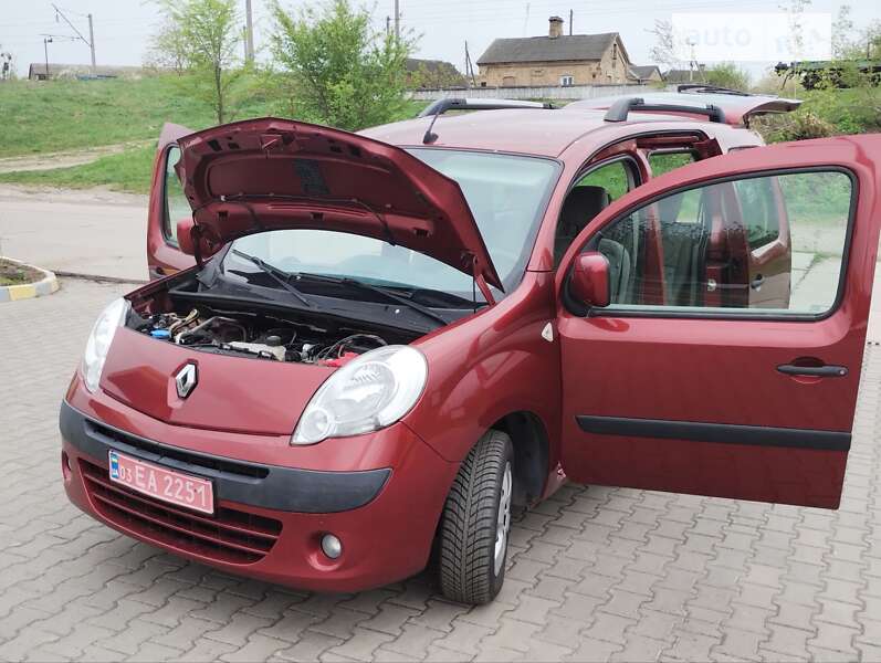 Минивэн Renault Kangoo 2010 в Луцке