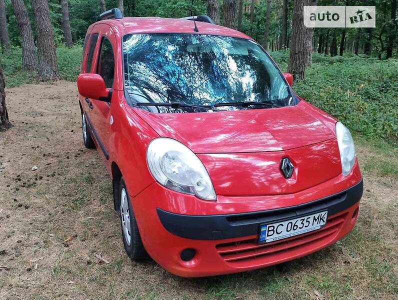 Минивэн Renault Kangoo 2012 в 