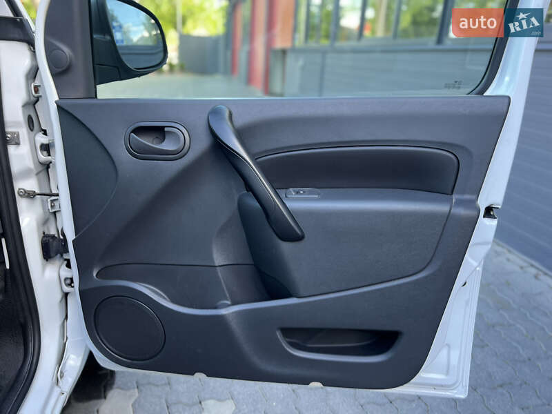 Вантажний фургон Renault Kangoo 2019 в Чернівцях