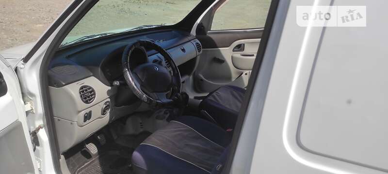 Вантажний фургон Renault Kangoo 2007 в Чорткові