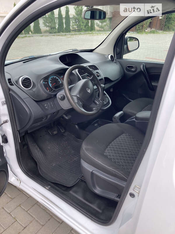 Вантажний фургон Renault Kangoo 2015 в Золочеві