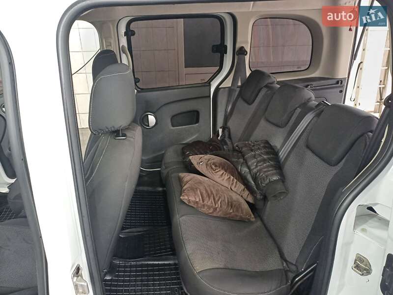 Минивэн Renault Kangoo 2011 в Кривом Роге