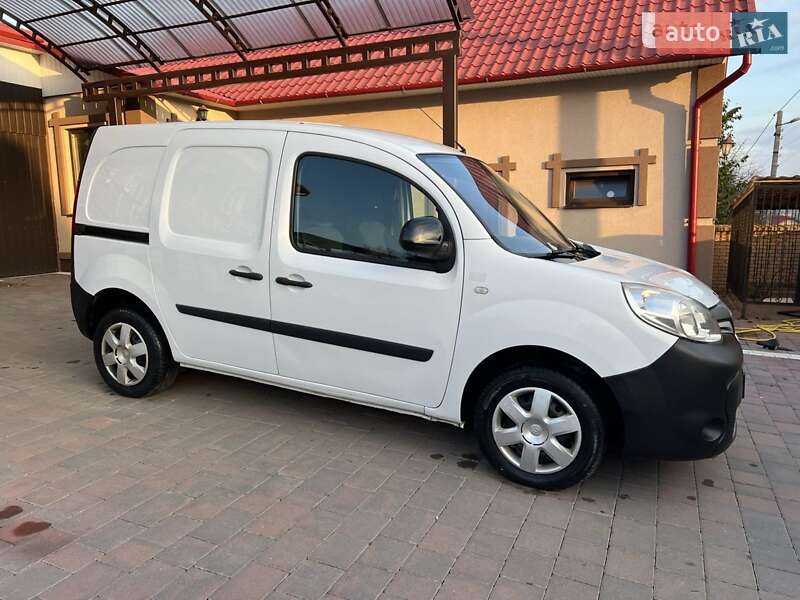 Вантажний фургон Renault Kangoo 2018 в Чернівцях