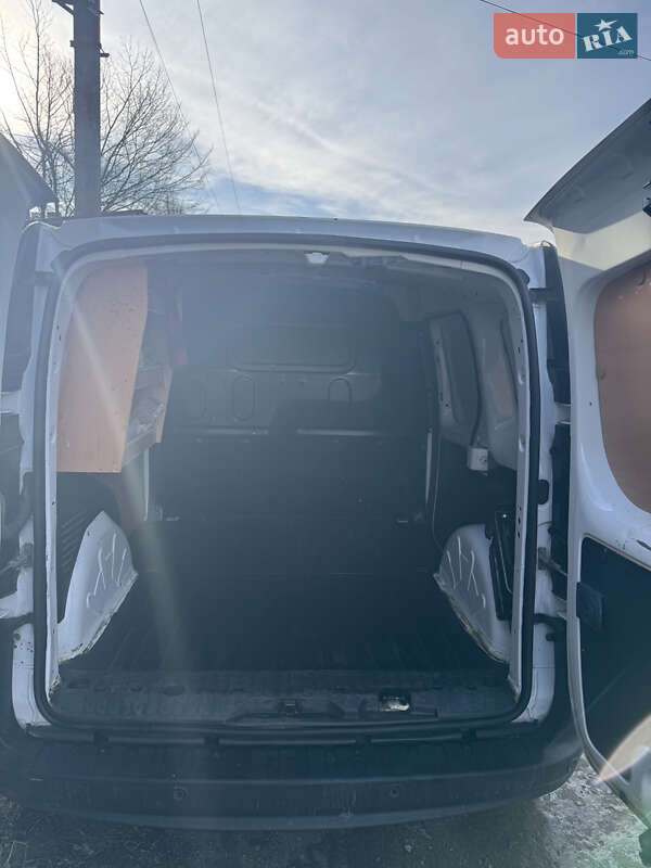 Грузовой фургон Renault Kangoo 2016 в Львове