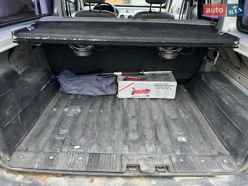 Минивэн Renault Kangoo 2003 в Киеве